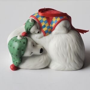 Hallmark Keepsake Safe And Snug Polar Bear Christmas Ornament 2002 EUC
